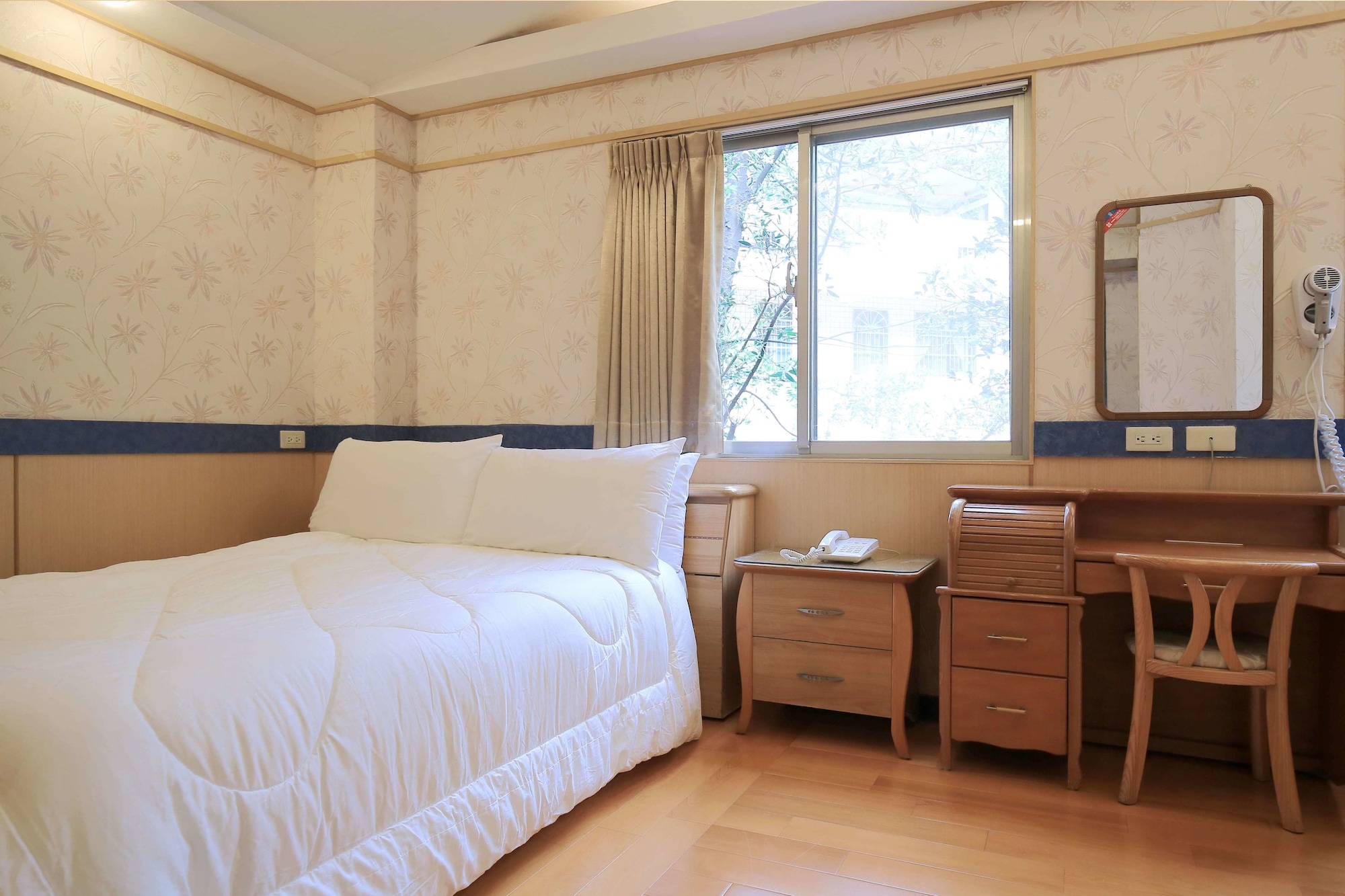 BUDGET, DOUBLE BED