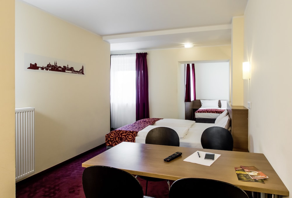 DREAM INN REGENSBURG 38/43