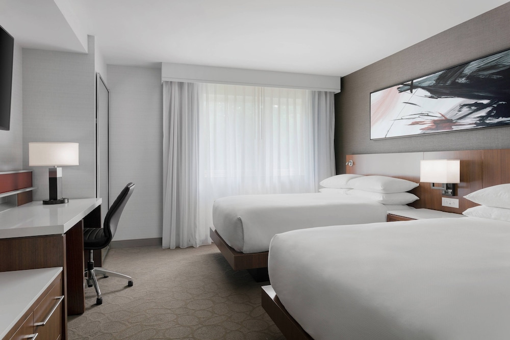 Delta Hotels by Marriott Burlington 8/42