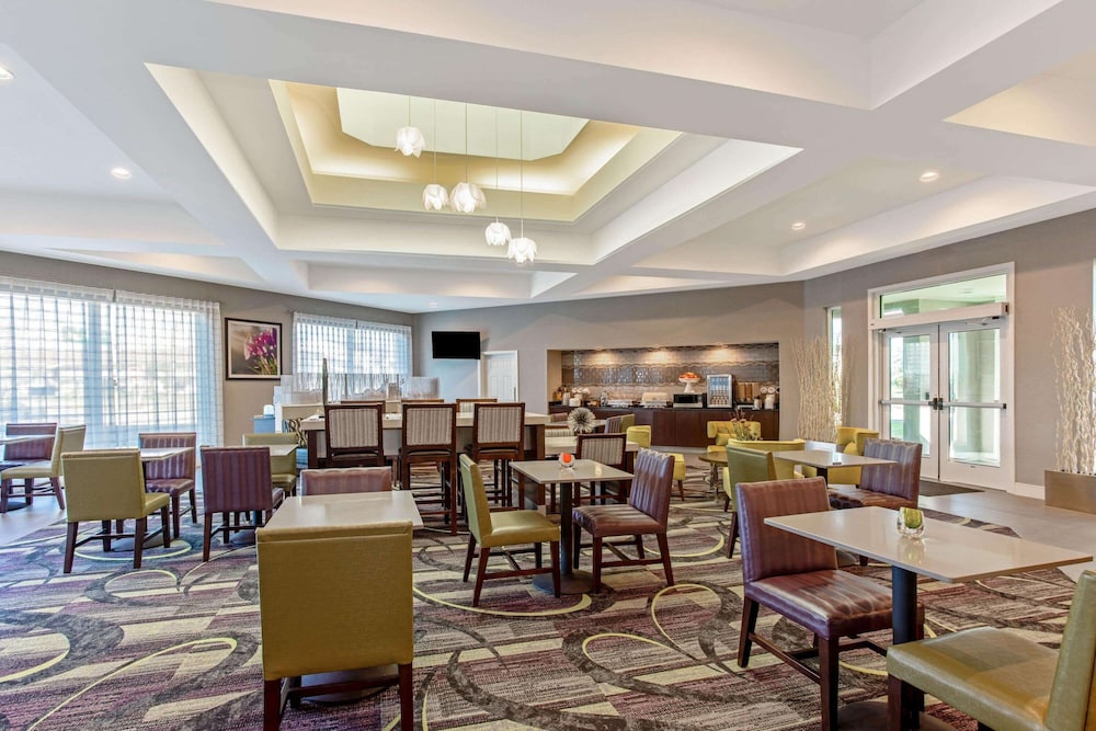 La Quinta Inn Suites Panama City 34/45