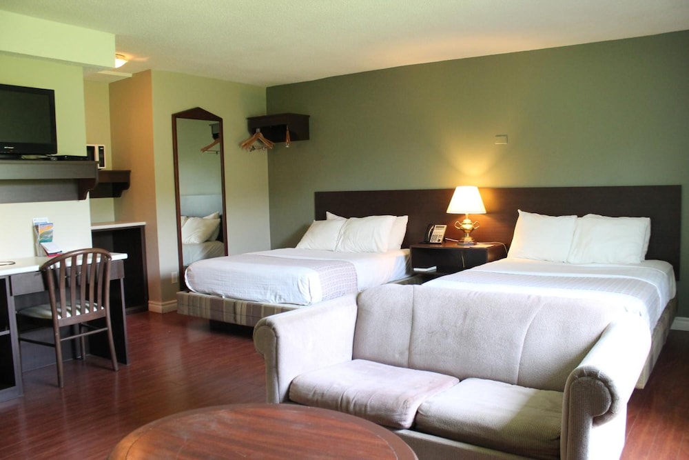 Leelas Villa Inn Flesherton 6/28