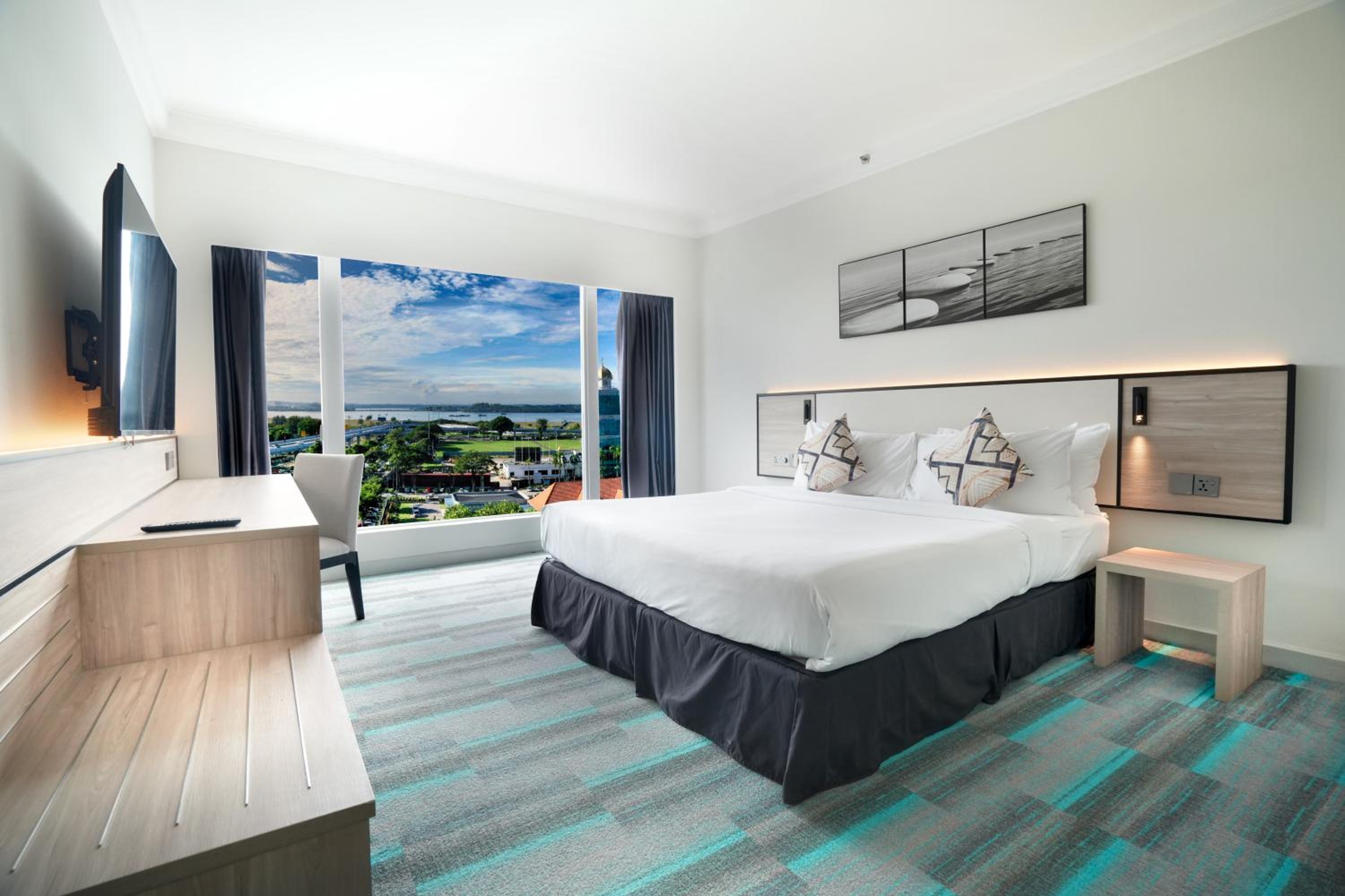 Renovated, Deluxe, King Bed, Sea View