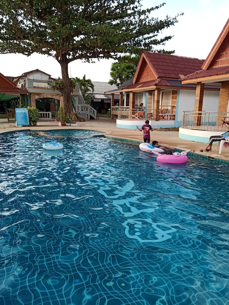 LANTA PARADISE BEACH RESORT 56/60