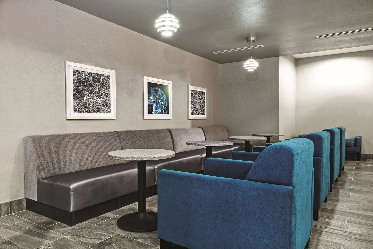 La Quinta Inn Suites By Wyndham Victoria South 37/55