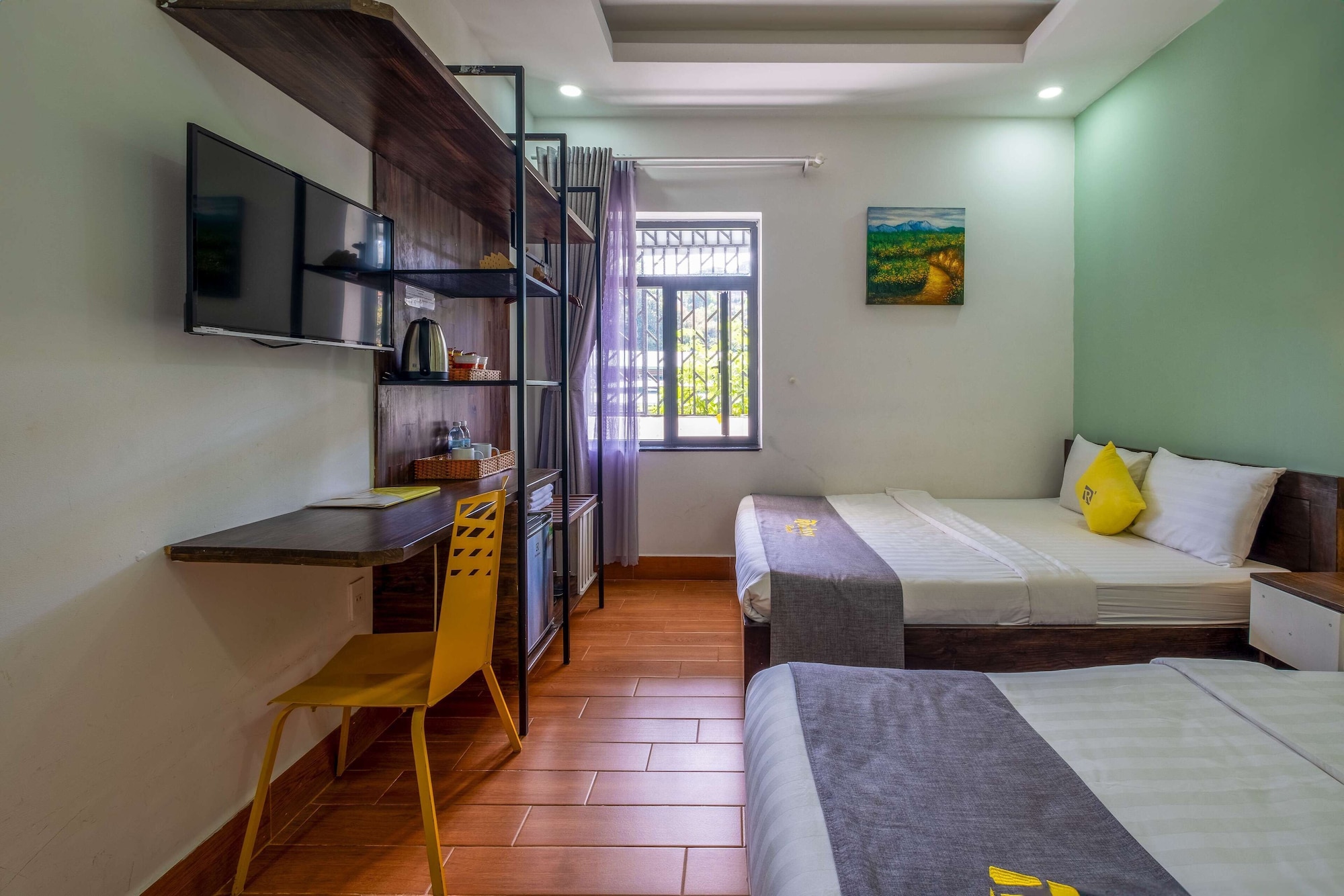 4 BEDROOMS, APARTMENT