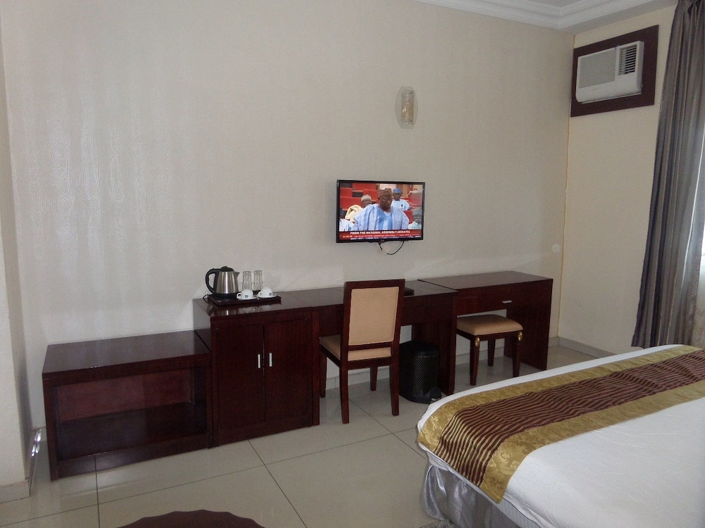 Barcelona Hotels Abuja 20/50