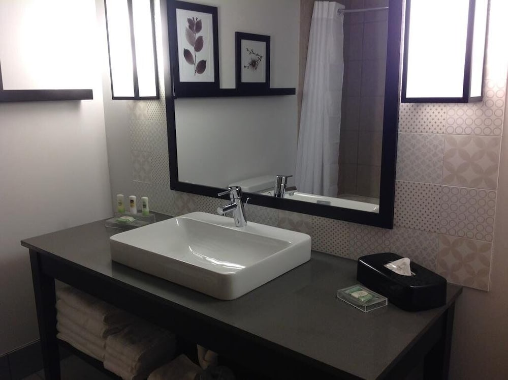 Country Inn & Suites By Radisson Jackson Tn 8/24