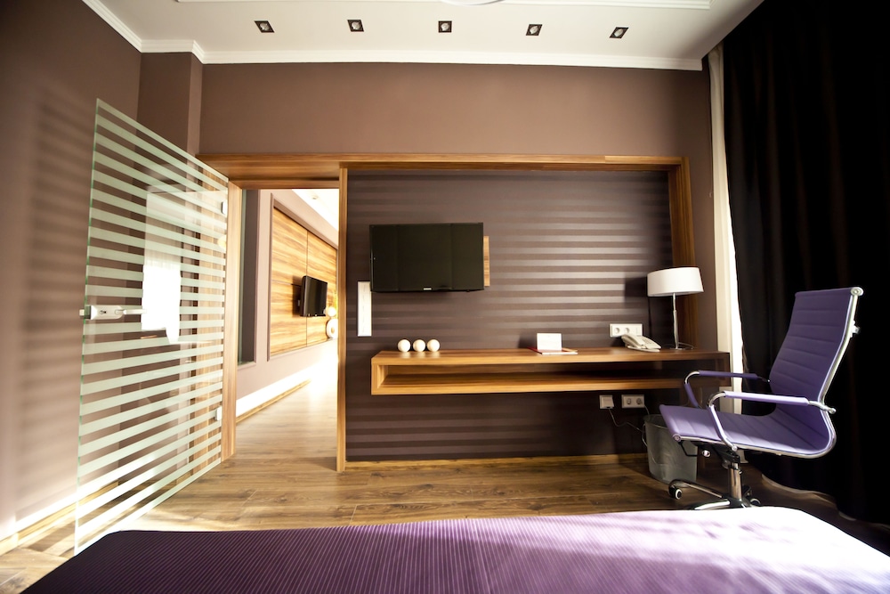 Hotel Confort 50/54