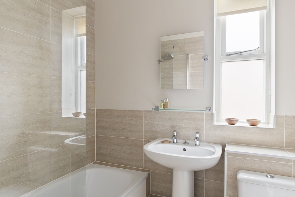 SACO Reading - Castle Crescent 13/64