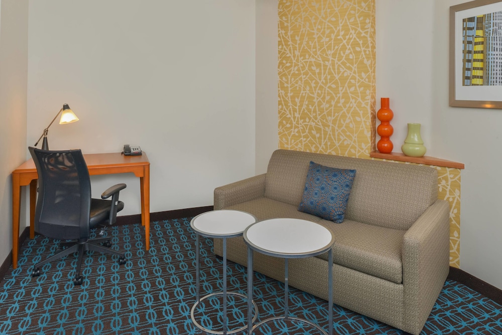 Fairfield Inn & Suites by Marriott Santa Maria 26/31
