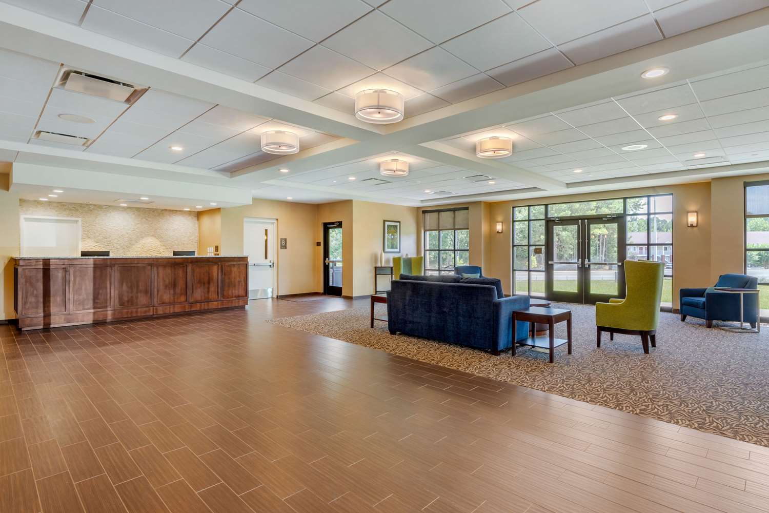 Comfort Inn & Suites Florence Center Area 4/14