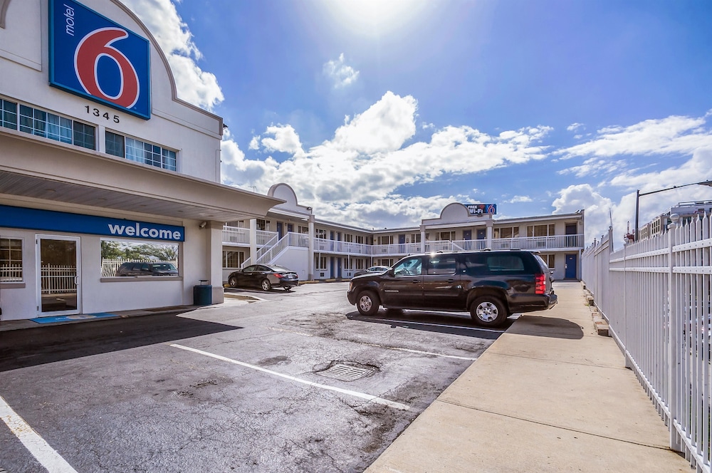 Motel6 Washington, DC - Convention Center photo3