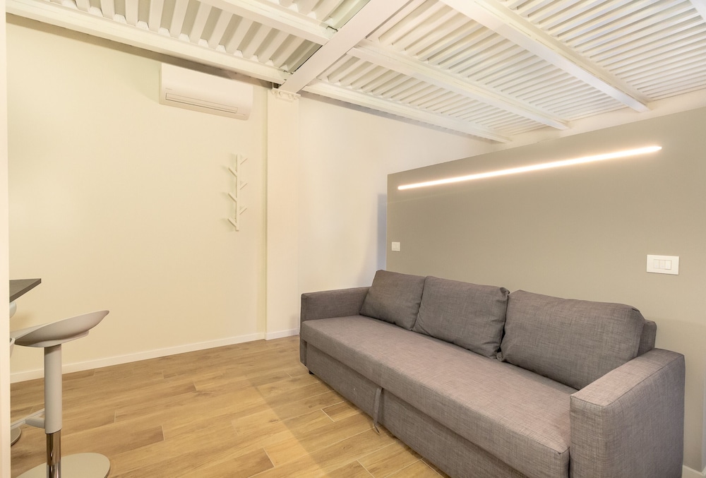 Alessia s Building- Affori FN 13/30