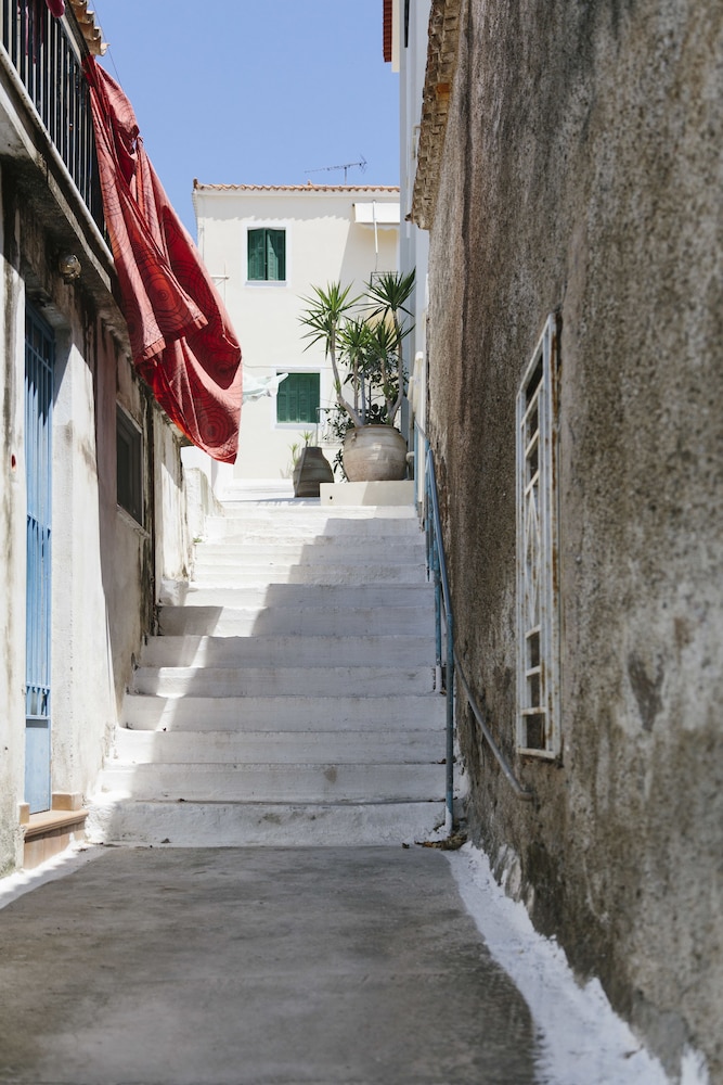 Dimitra Boutique Hotel 24/54