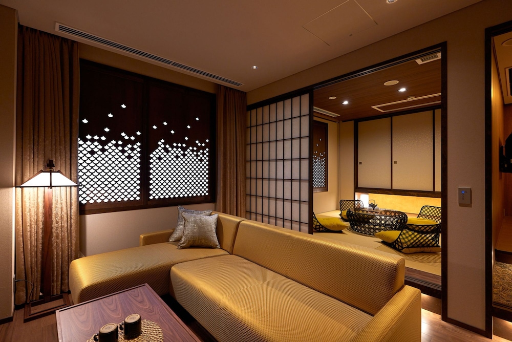 Minn Kanazawa 26/50