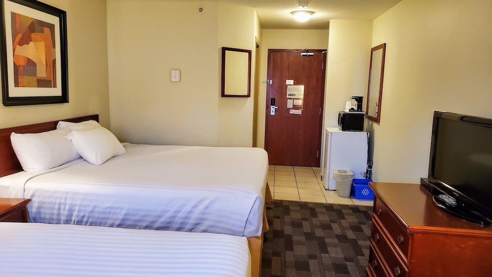 Travelodge By Wyndham Stony Plain 10/38