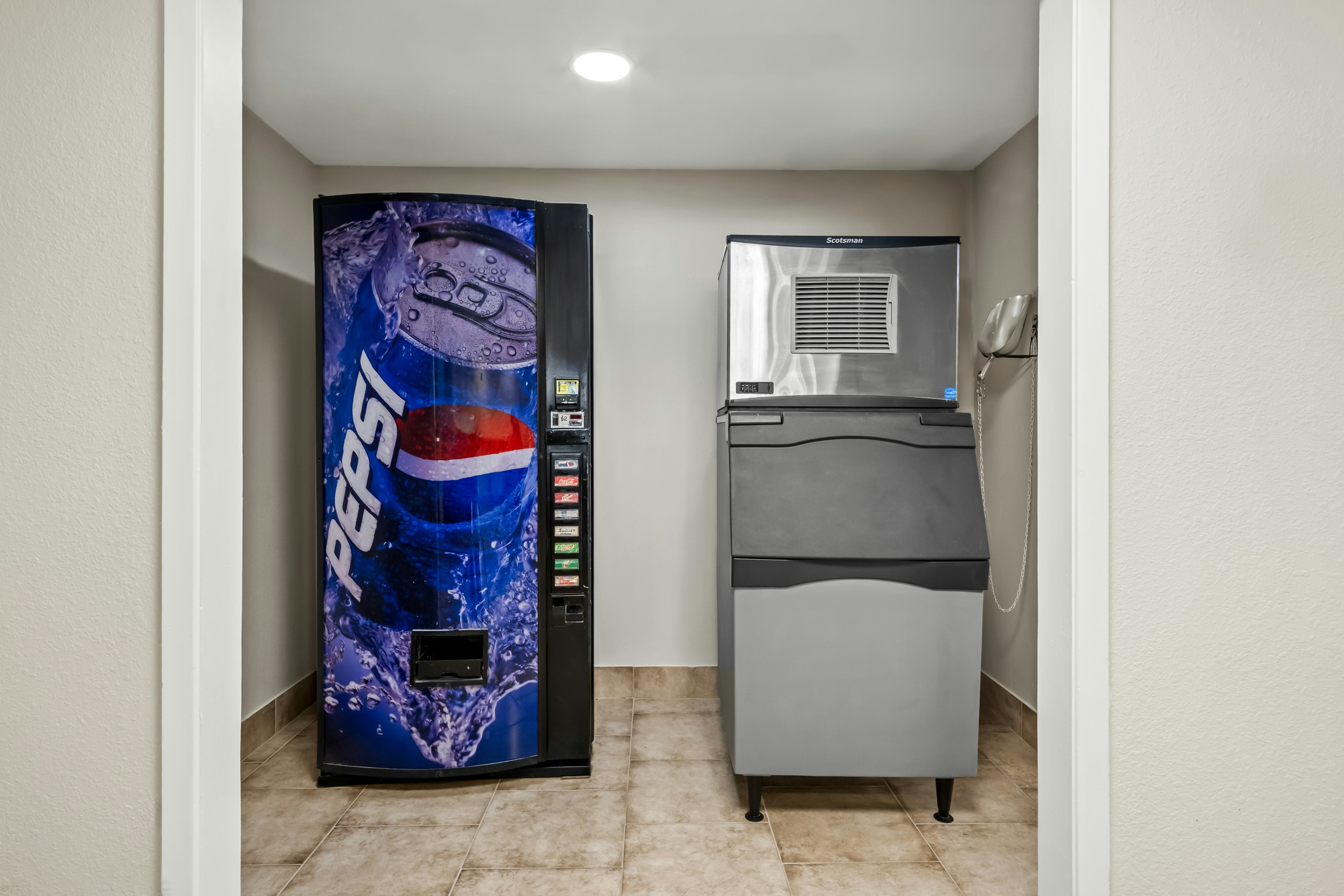 Regency Inn & Suites DFW 24/36