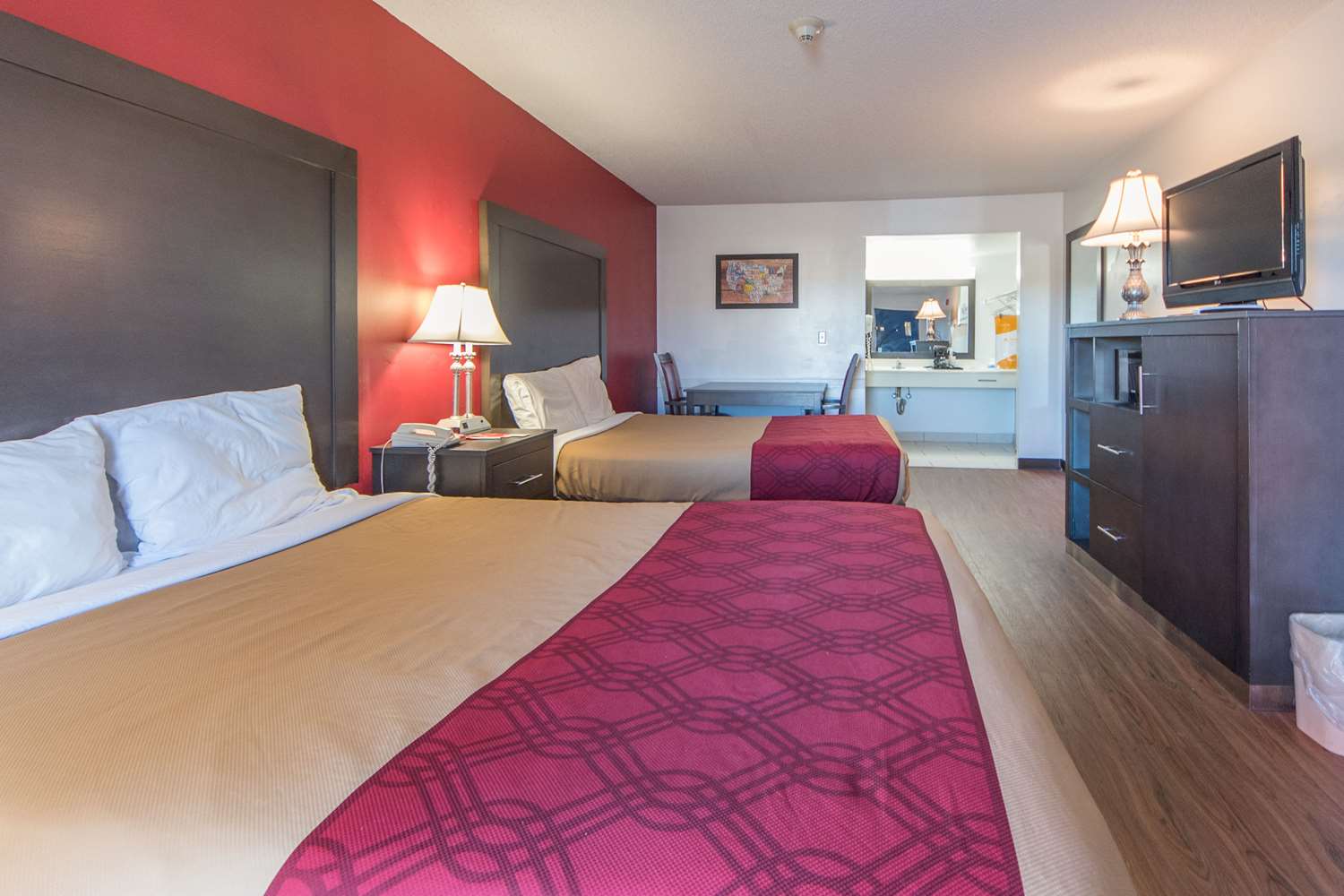 غرفة بسريرين كوين للمدخنين، Econo Lodge Ruther Glen 2/3