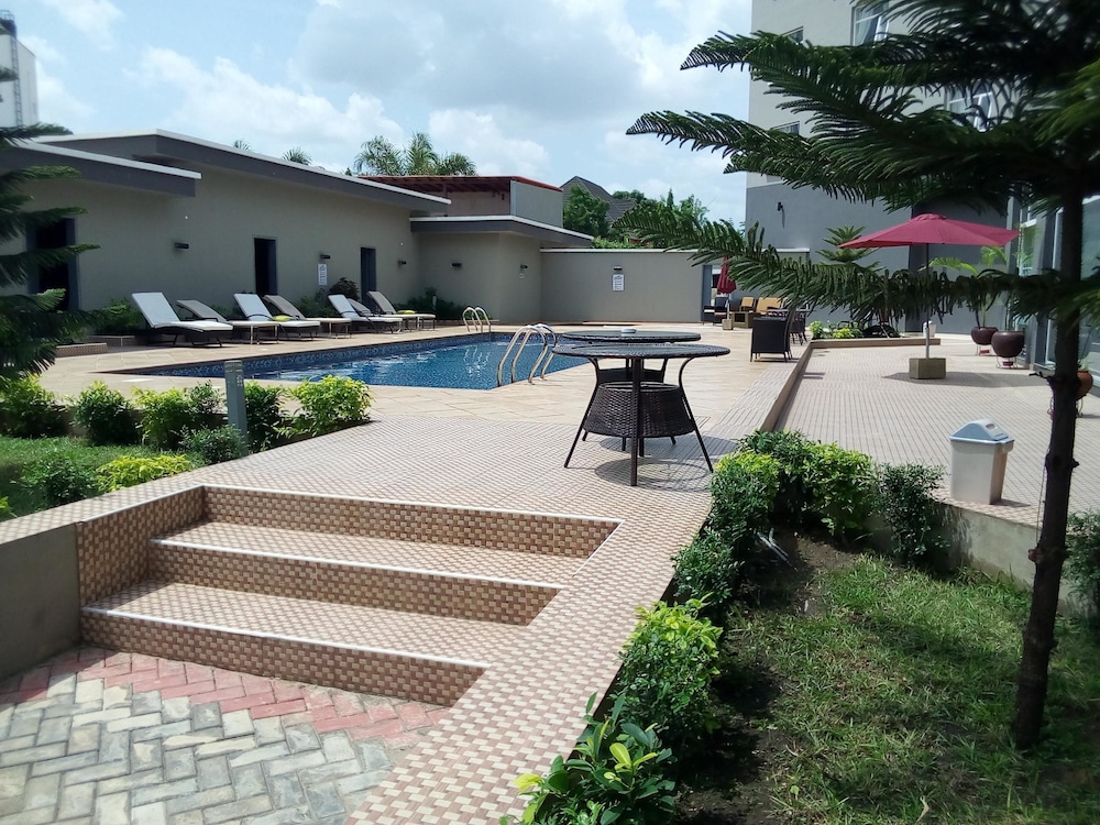 Golden Tulip Ibadan 31/35