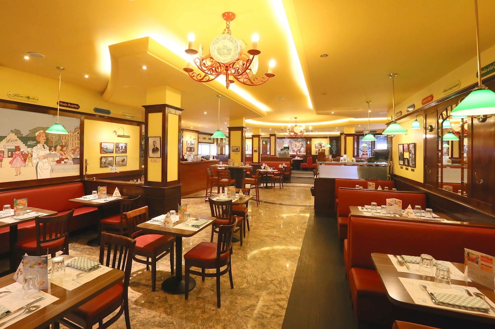 restaurant cafeteria