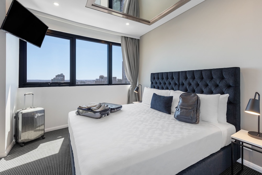1 BEDROOM, ALTITUDE, SUITE