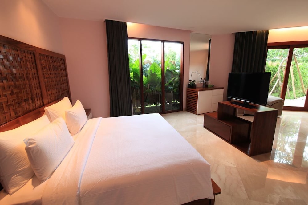 1 BEDROOM, HONEYMOON, SUITE