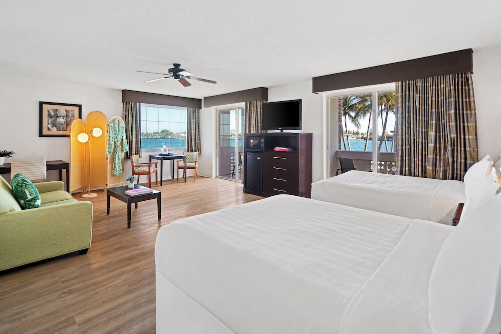 Junior Suite, 2 Double Beds, Bay View, Sofa, Balcony