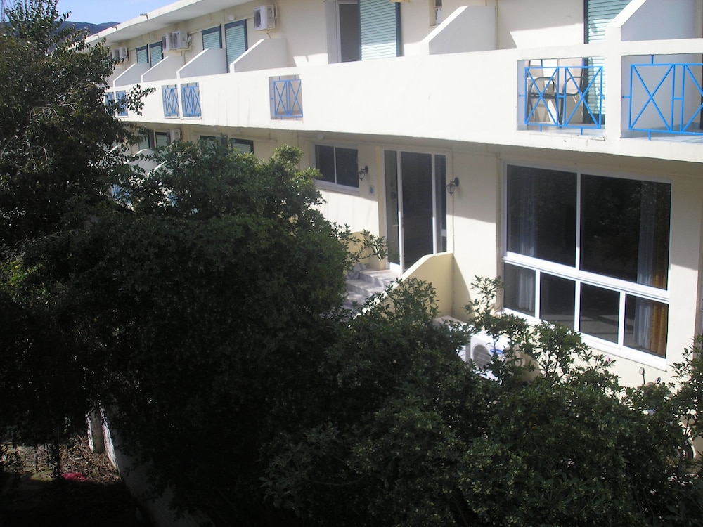Francisco Hotel 4/39