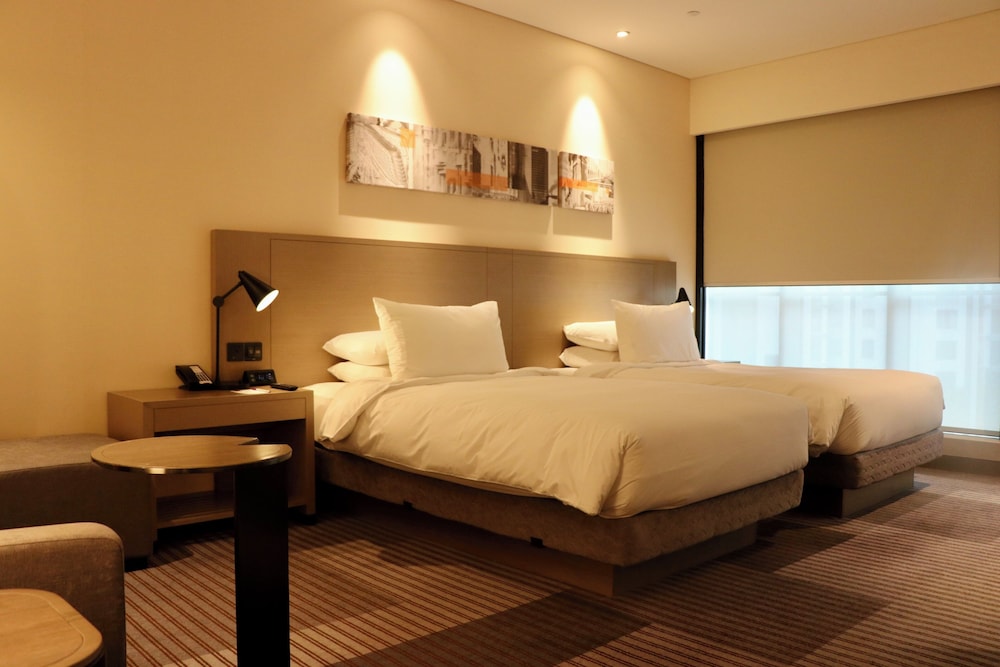 Hyatt Place Shanghai Tianshan Plaza 15/45