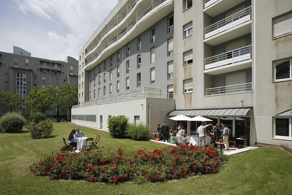 Sejours Et Affaires Marie Curie 35/43