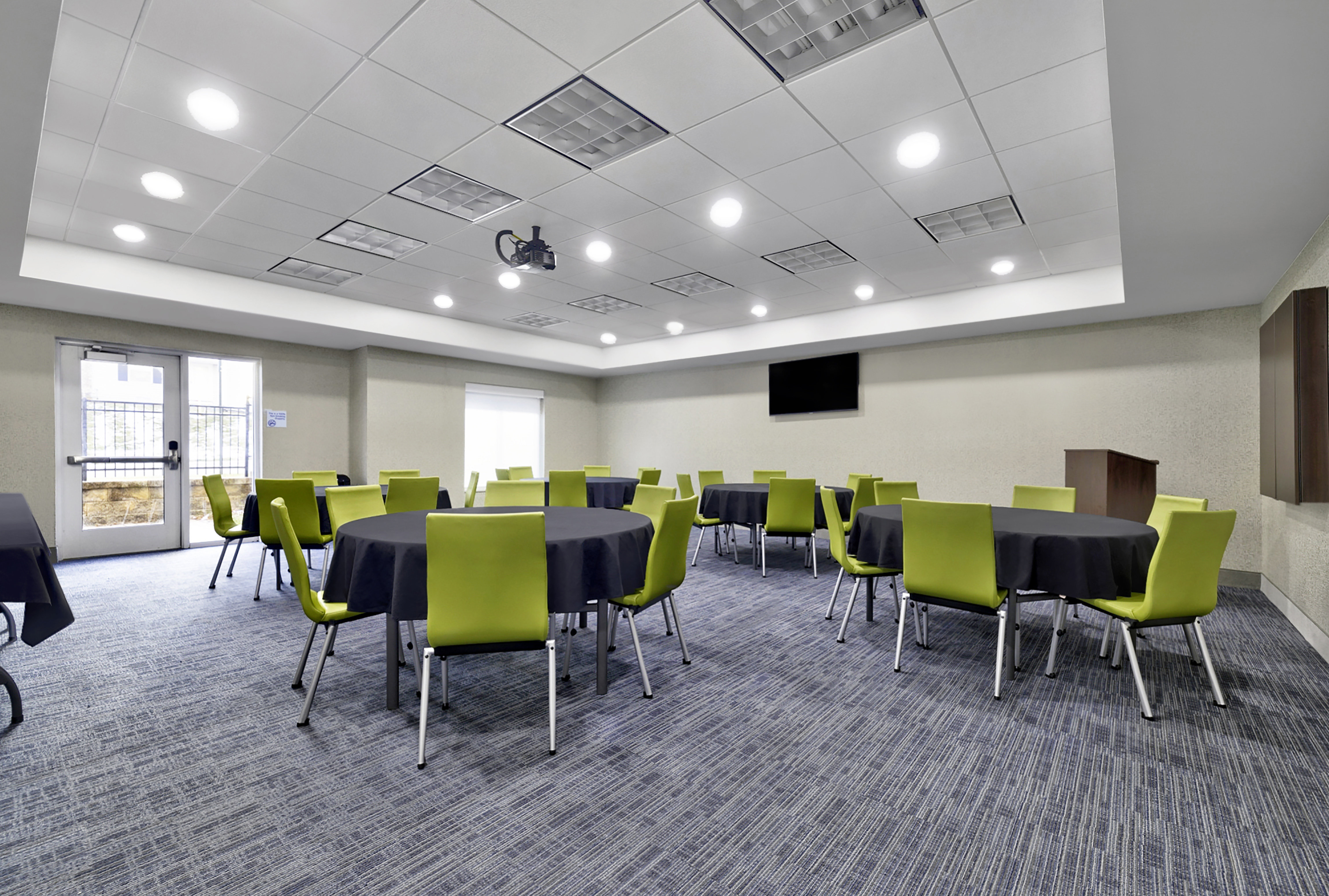 Holiday Inn Express Hotel And Suites Kansas City Grandview 61/64