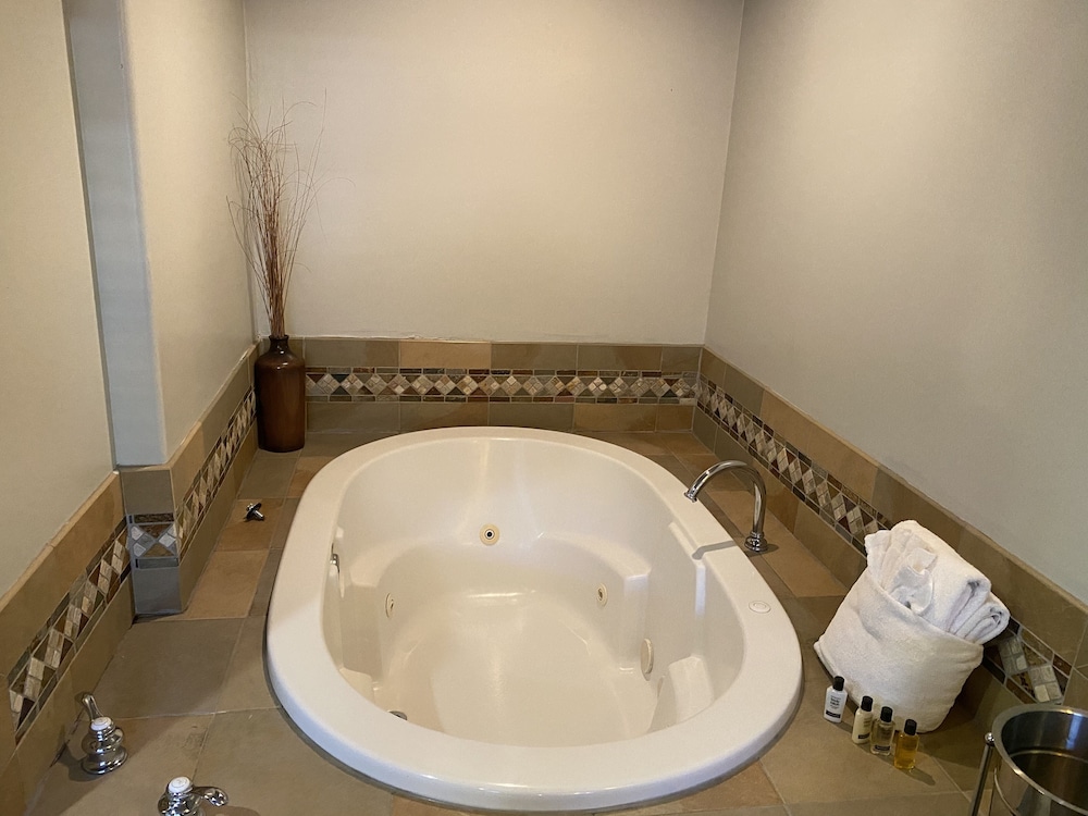 Secrets Inn Lake Tahoe 32/71