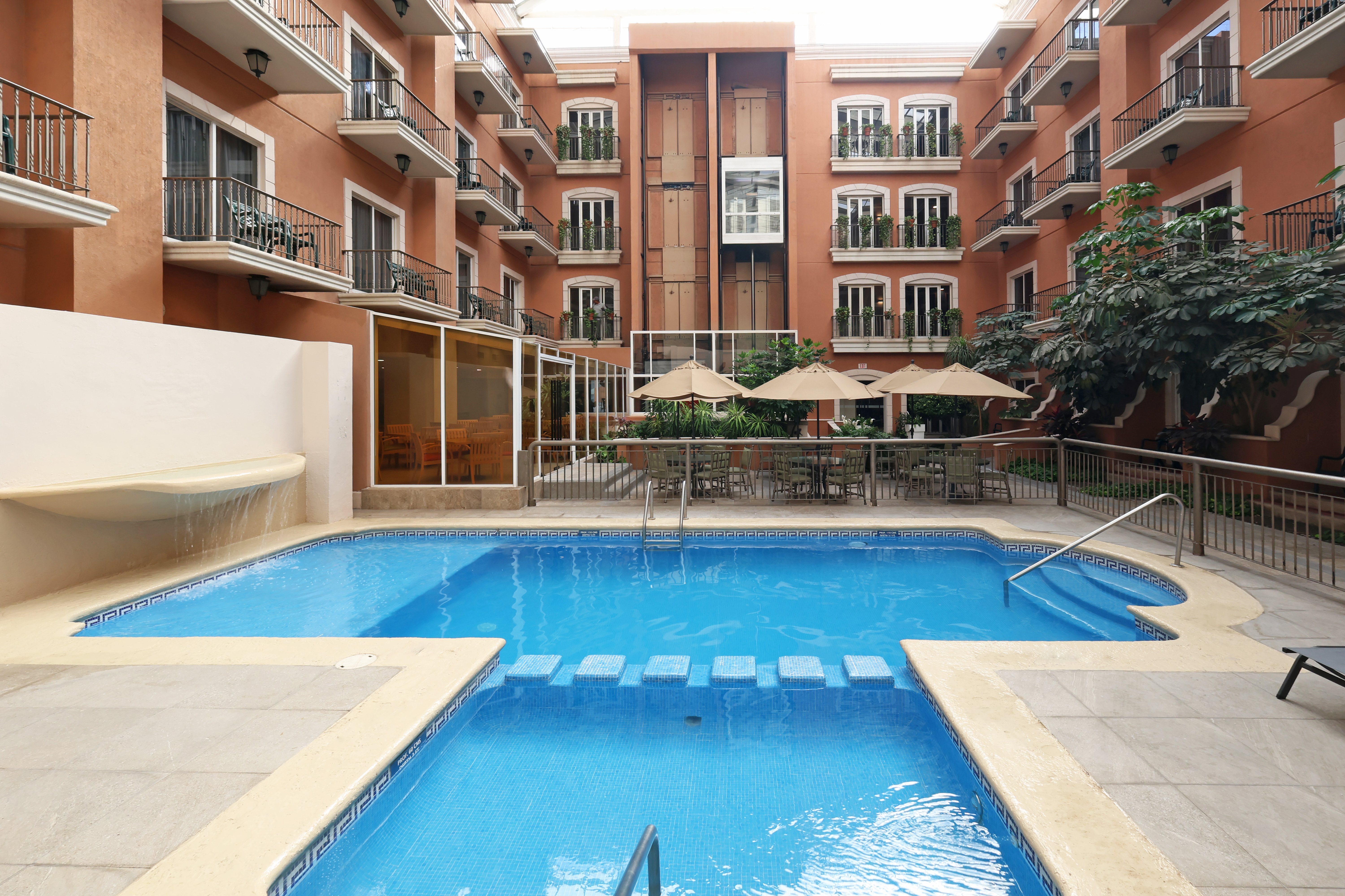 Holiday Inn Express Monterrey Tecnologico 46/50
