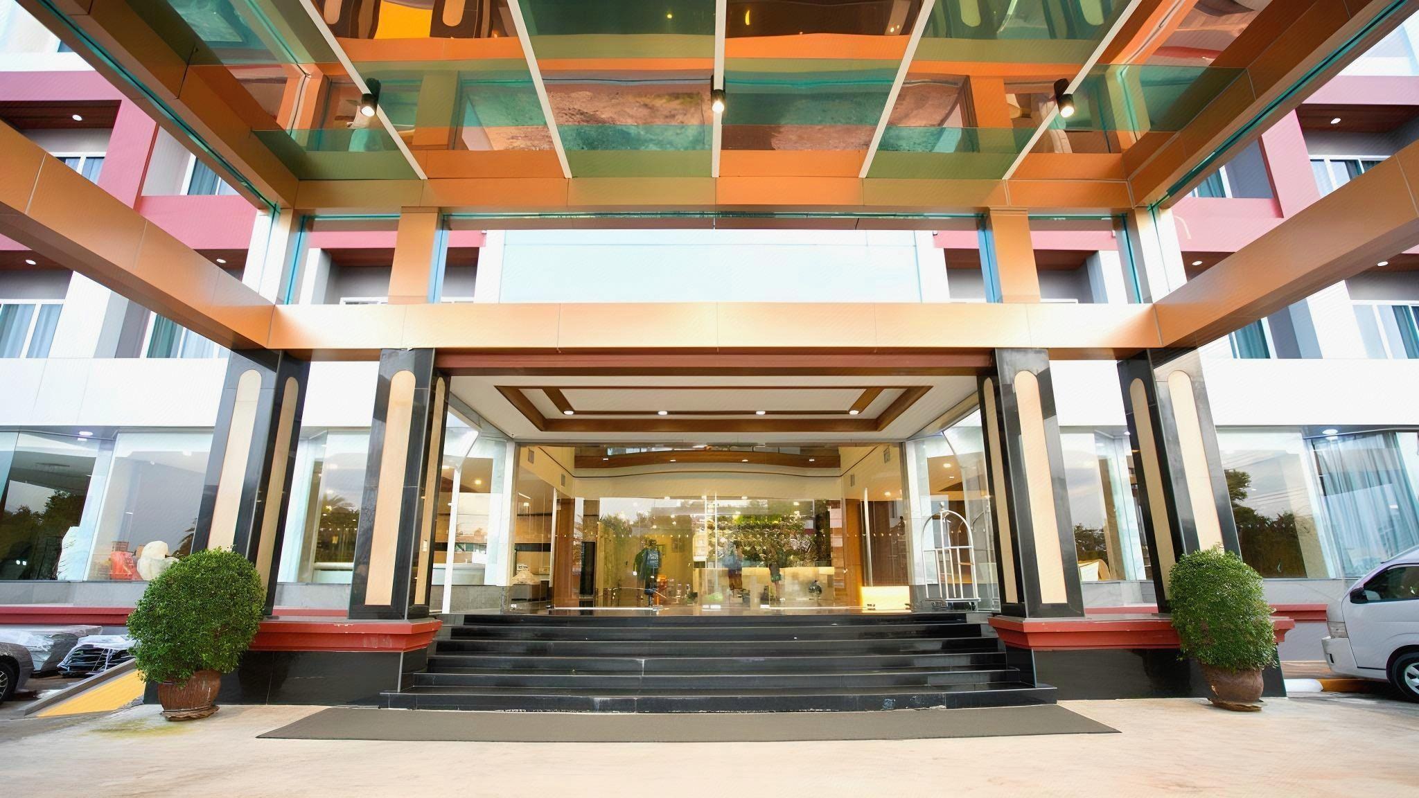 CBD 2 Hotel 4/46