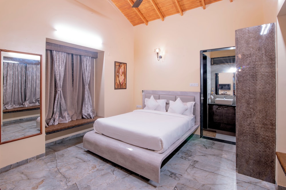 Freesia Resort by Express Inn 13/45