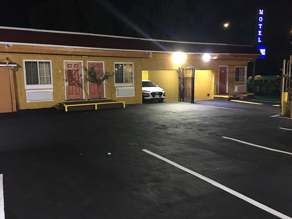 Harris Motel 45/59