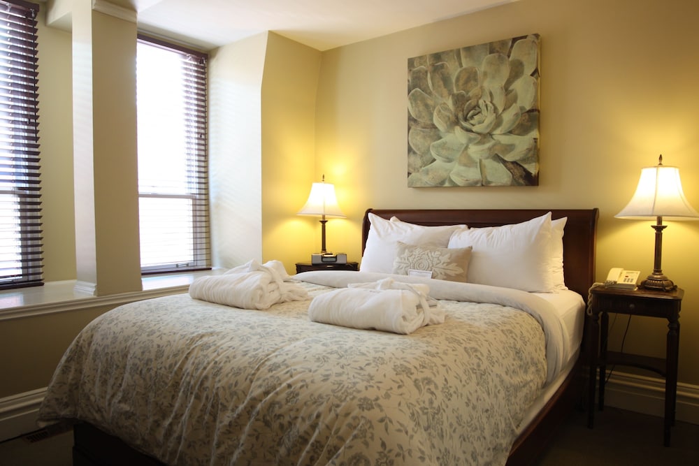 1 Bedroom, Suite, Queen Bed, Sofa