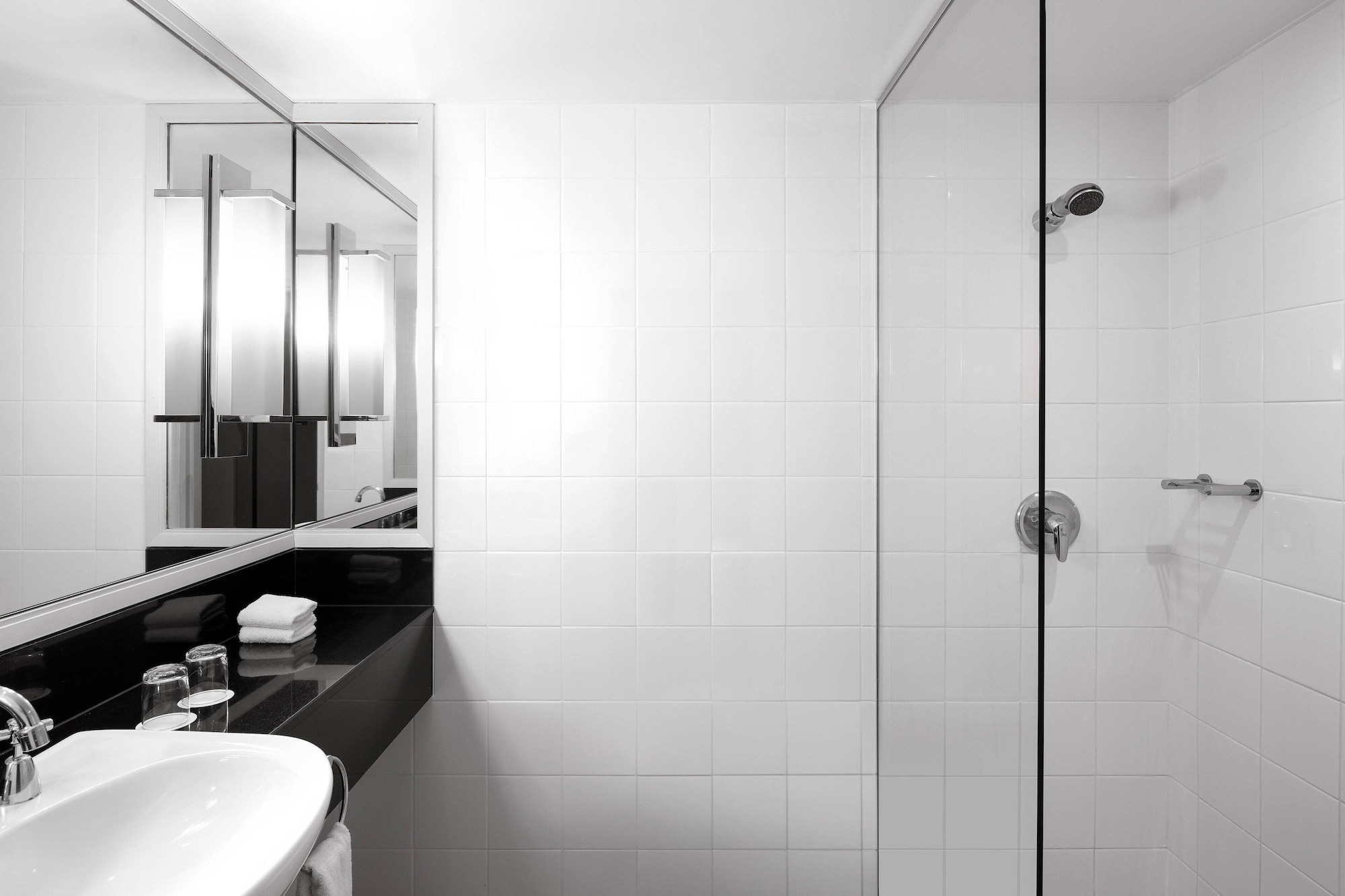 Guest Room, King Bed, Harbour Bridge View، Sydney Harbour Marriott 8/9