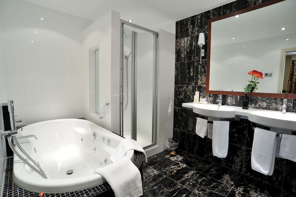 GOLDEN TULIP HOTEL CENTRAL 40/85
