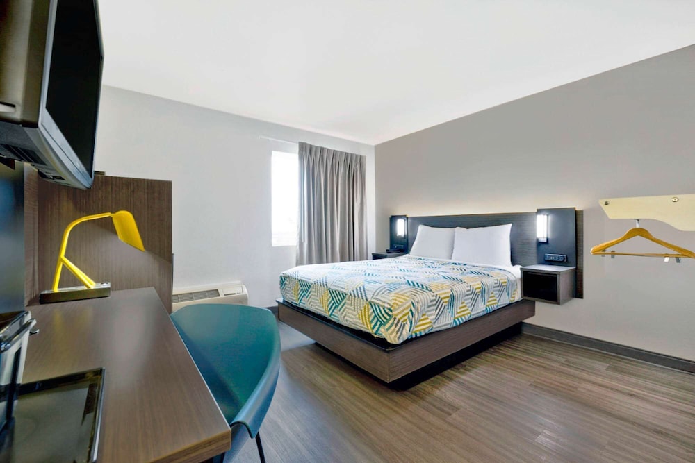 1 Queen Bed - Mob Acc RI Shwr Nsmk Micfridg، Motel6 Marble Falls, TX 3/9