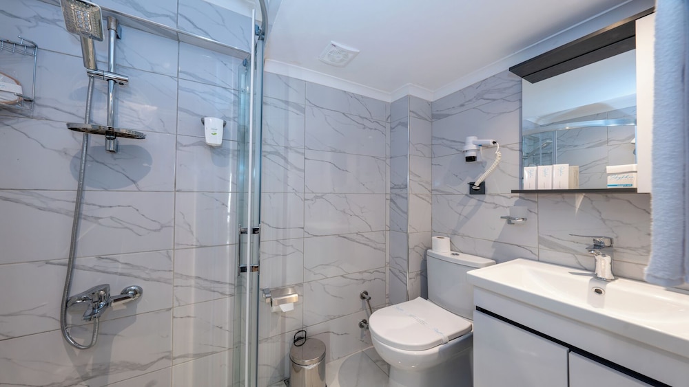 Skykhan Otel 32/38