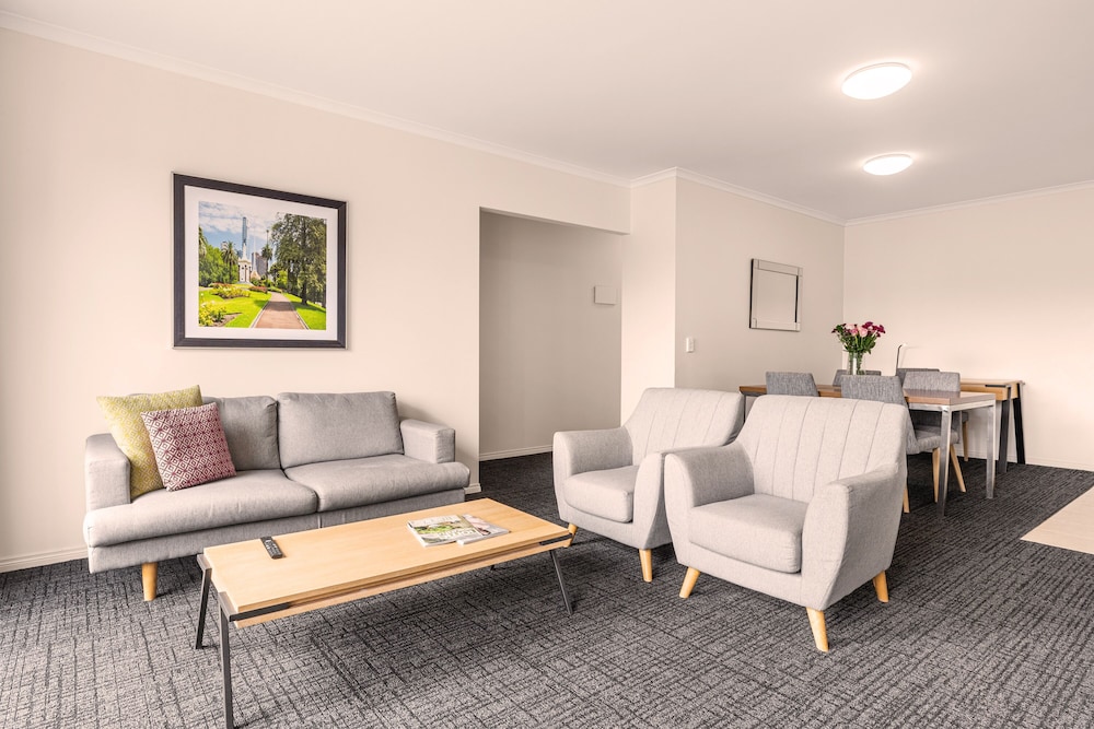 MainStay Suites Kew 36/60