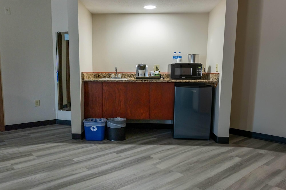 Wyndham Garden Madison Fitchburg 13/69
