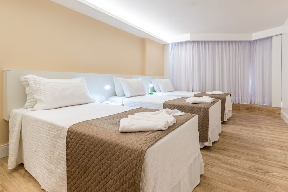 Hotel Brisa Suites 25/64