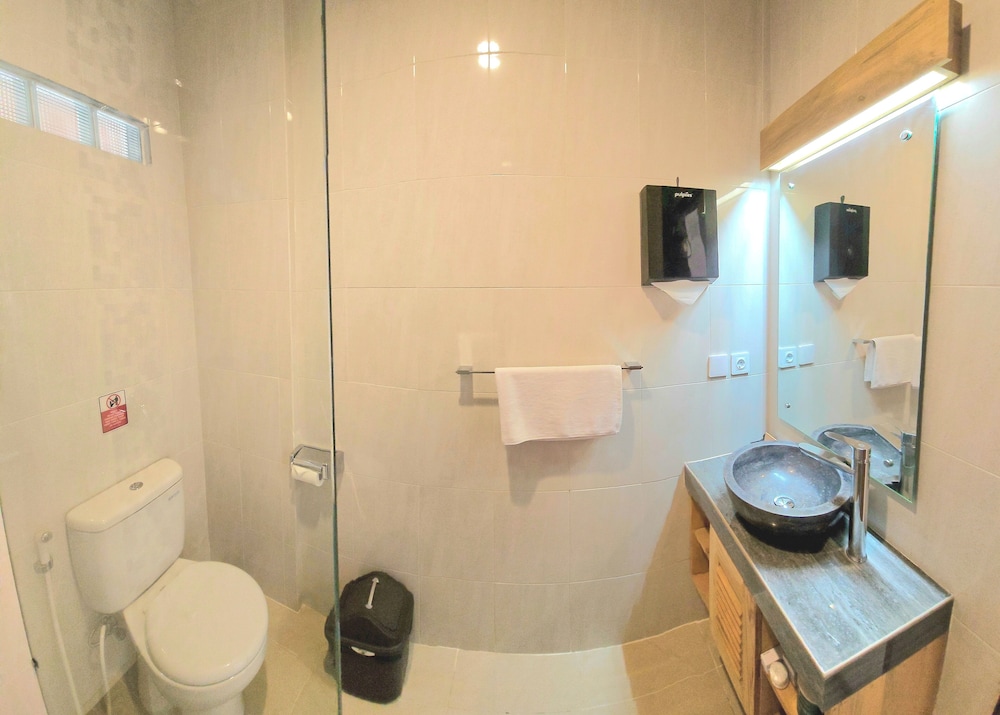 Satriya Cottage 81/82