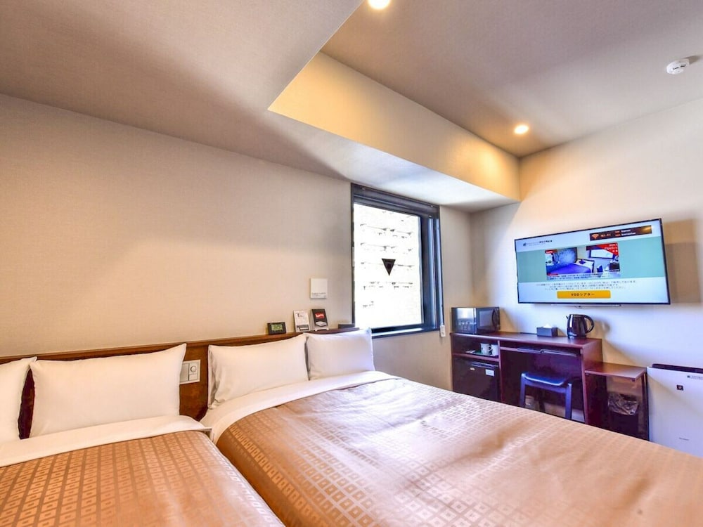 ROOM, TWIN BEDS, SMOKING