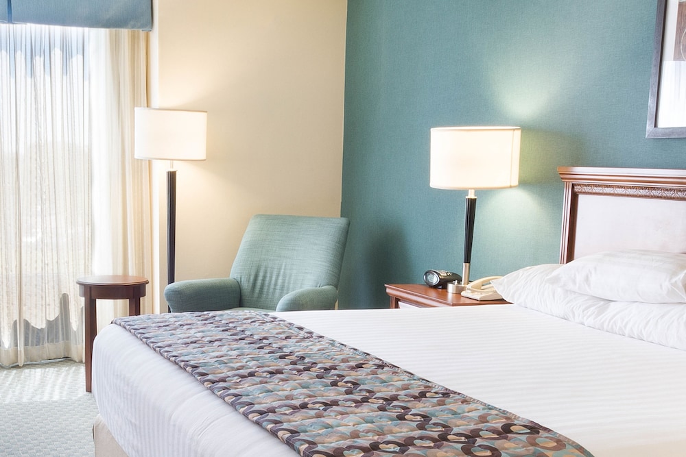 Drury Inn and Suites Birmingham Lakeshore Drive 22/50