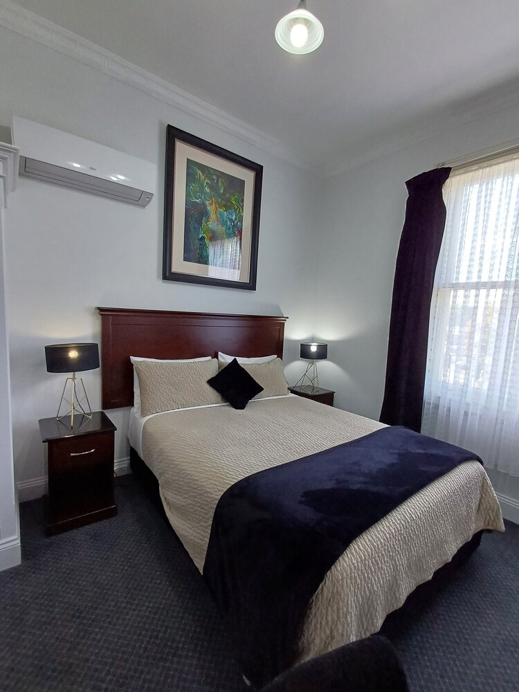 PREMIUM, TWIN BEDS