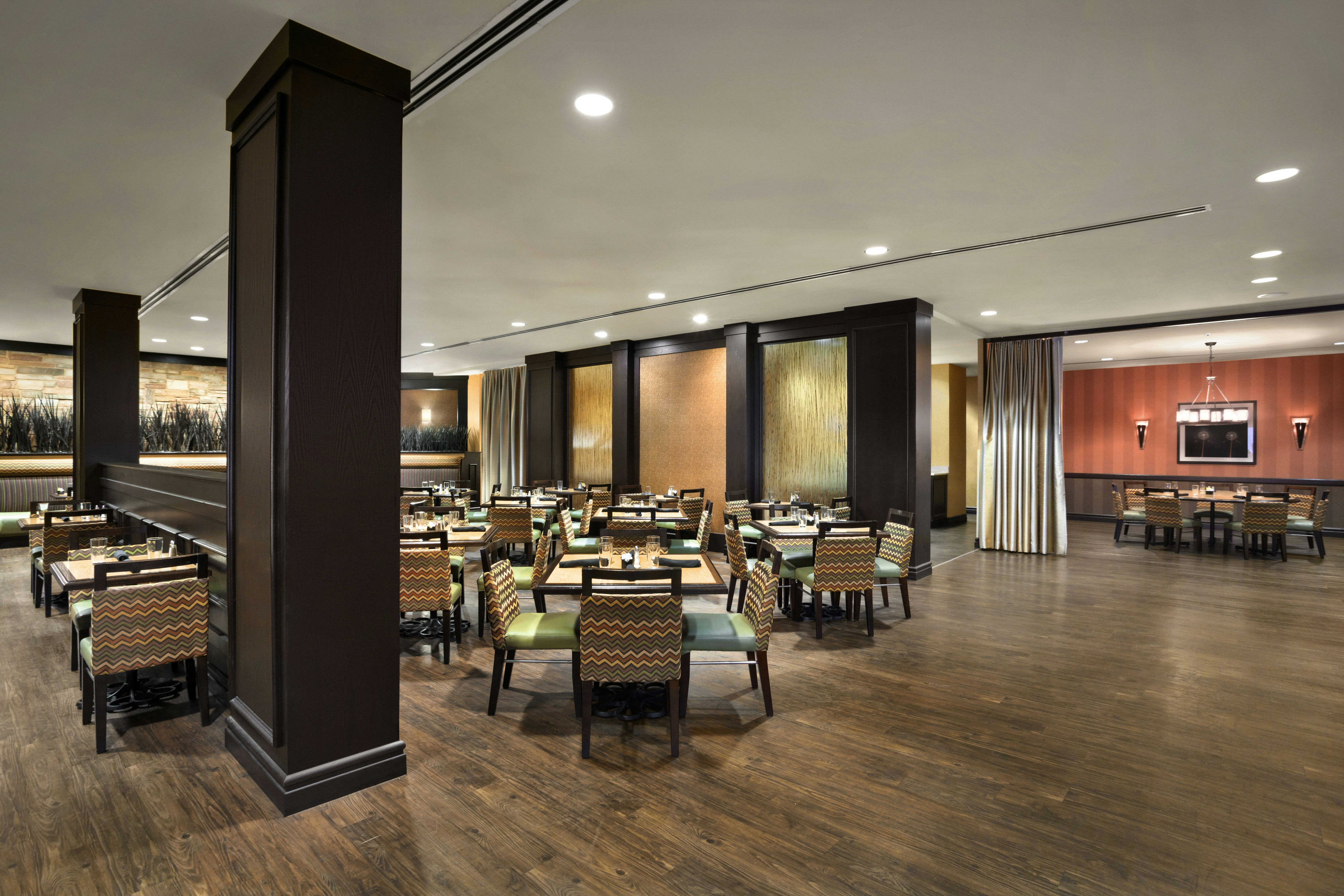 DoubleTree by Hilton Hotel Dallas DFW Airport North 34/53