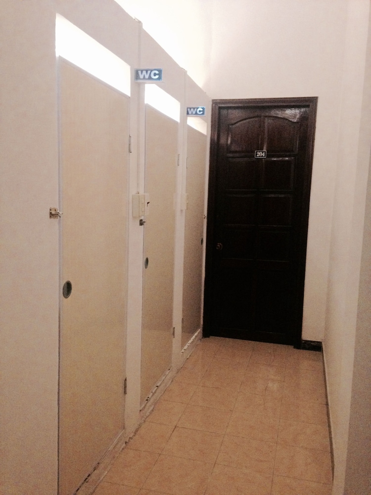 Amy Hostel Hue 35/65